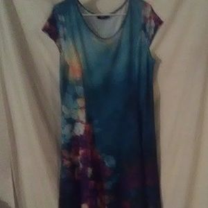 Beautiful floral dress. Small In woman's.